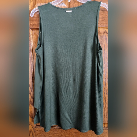 NWOT Michael Kors Olive Green Sleeveless V-Neck - Size M - Picture 2 of 6